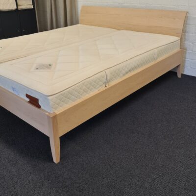 Bed Holzmanufaktur Sanja Bow