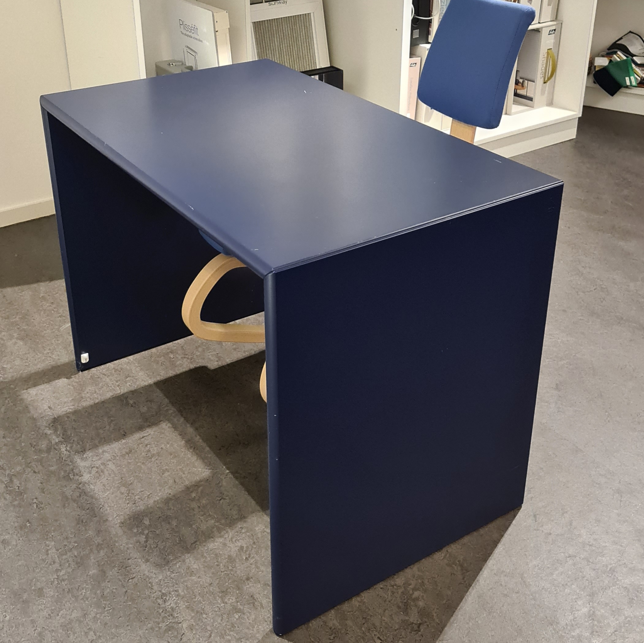 Onaangenaam Zenuwinzinking Sluiting Bureau Montana Monterey Blauw (showroommodel) - Stelling Wonen