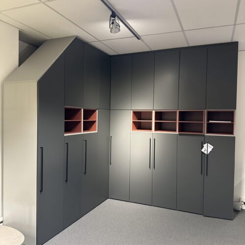 Hoekkast Noteborn met schuine zijde showroommodel