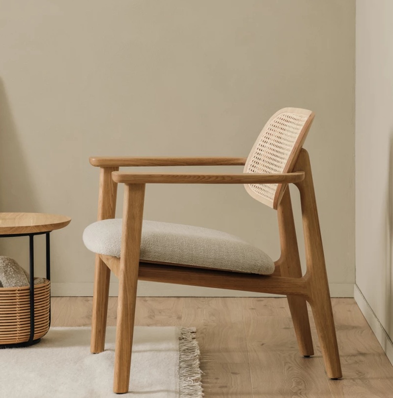Natural Varnished Oak, Lime white bouclé seat